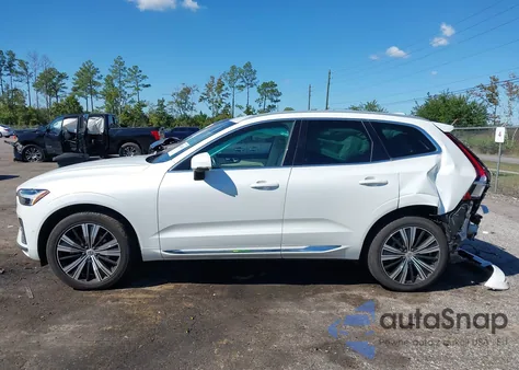 2022 Volvo Xc60 B5 Inscription z USA, uszkodzony, nr VIN YV4L12DL6N1909658